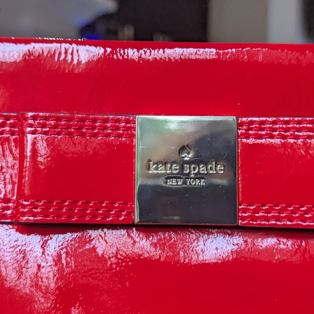 Kate Spade Patent Leather Bow Handbag in Gorgeous Red, Like NEW♦️ - Picture 6 of 16